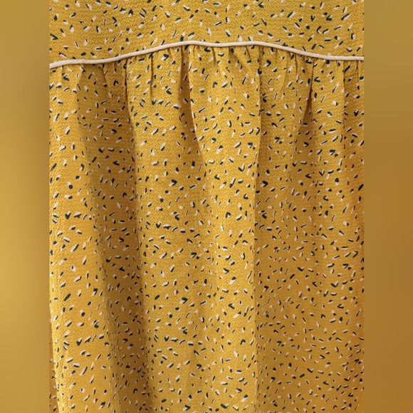 Sleeveless yellow patterned top - Picture 2 of 3